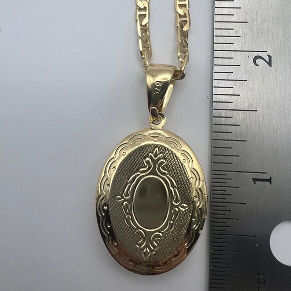 Beautiful BZL Locket and chain - Picture 4 of 12